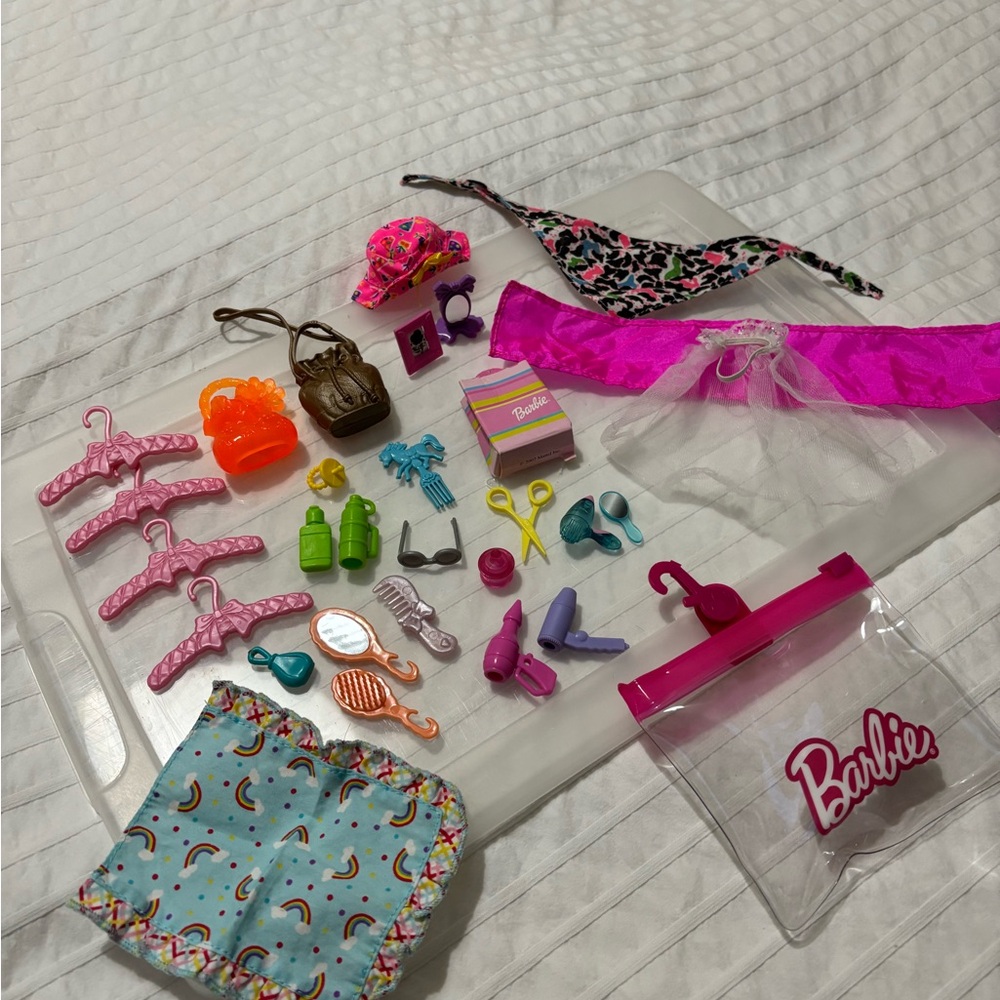 Barbie Accessory Collection - Picture 2 of 4